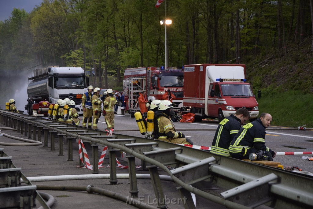 VU Gefahrgut LKW umgestuerzt A 4 Rich Koeln Hoehe AS Gummersbach P130.JPG - Miklos Laubert